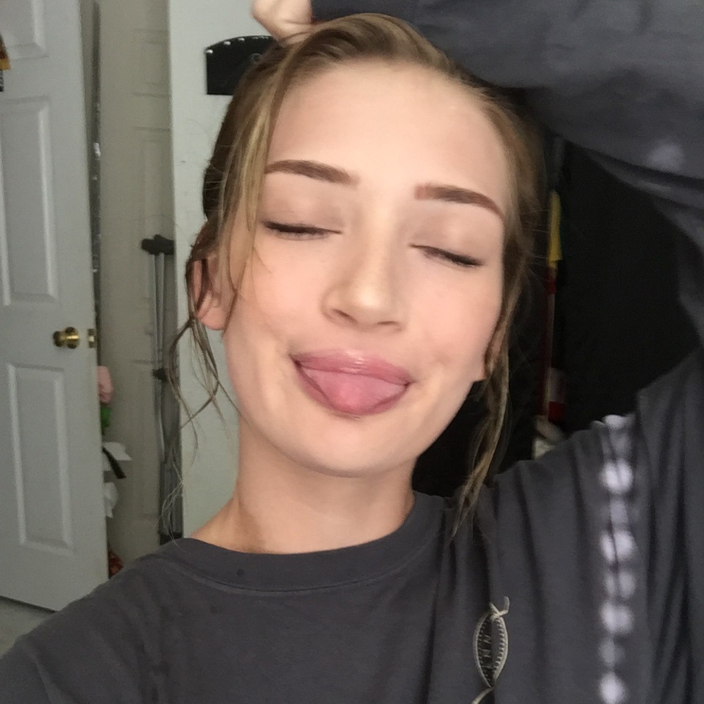 Meet your Posher, Makenzie